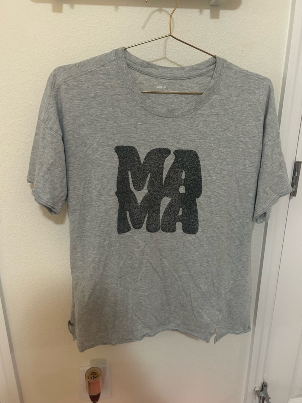 Aerie Gray Graphic Tee with Black 'MAMA' Design